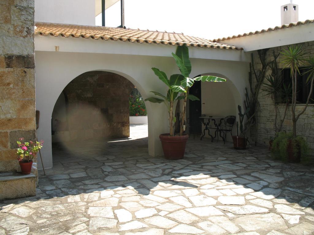 Villa Marlina กอมเมนโน ภายนอก รูปภาพ