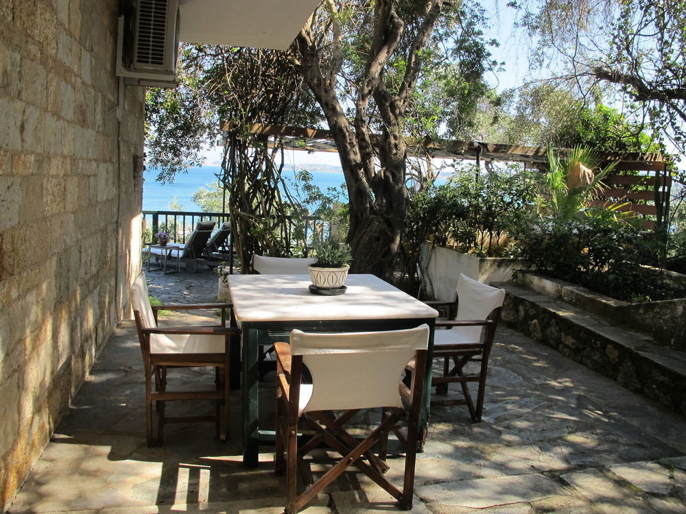 Villa Marlina กอมเมนโน ภายนอก รูปภาพ