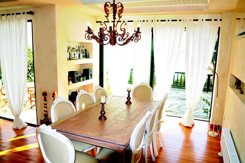 Villa Marlina กอมเมนโน ภายนอก รูปภาพ
